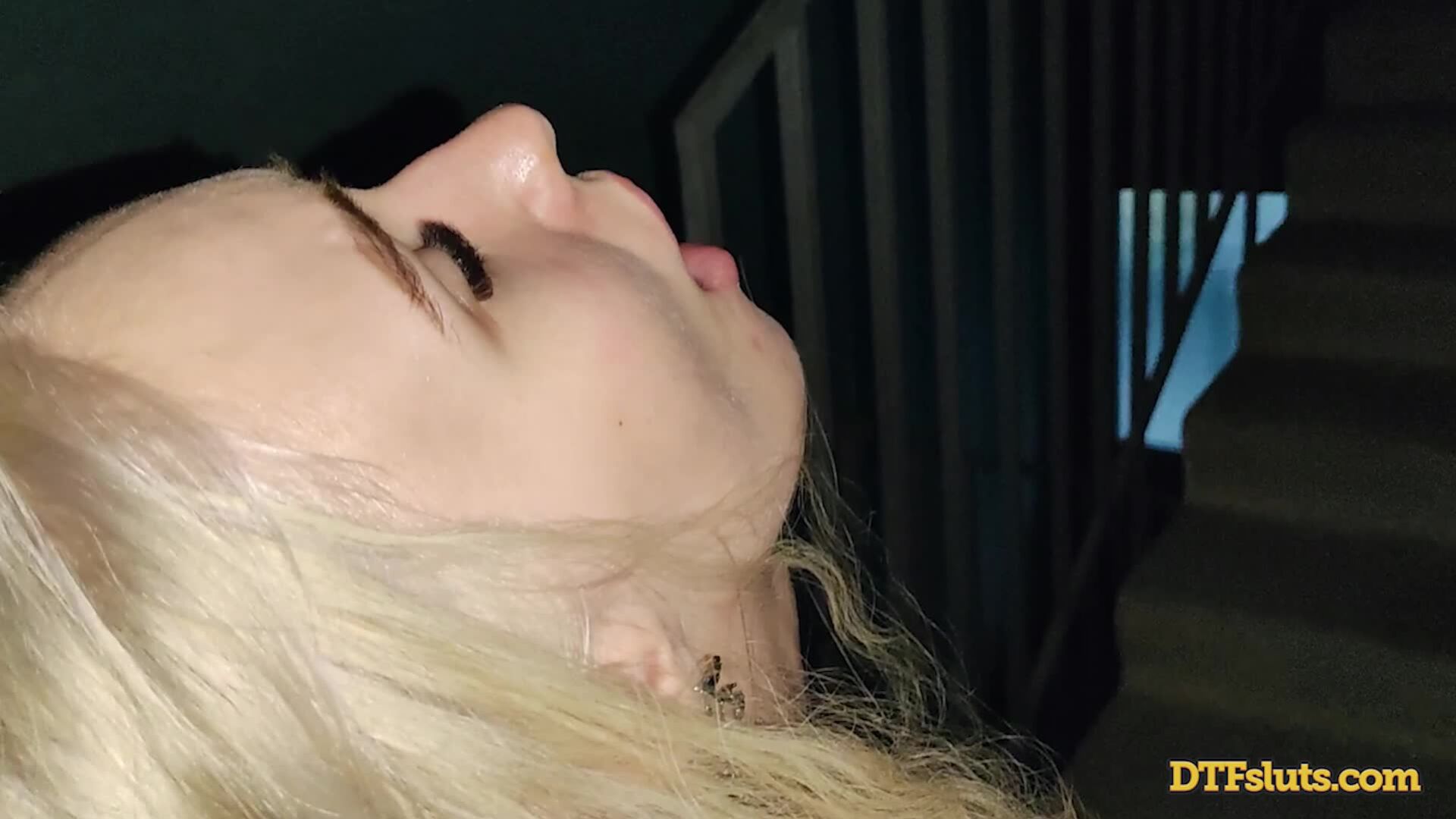 Bella Mur Loves to Fuck Outside