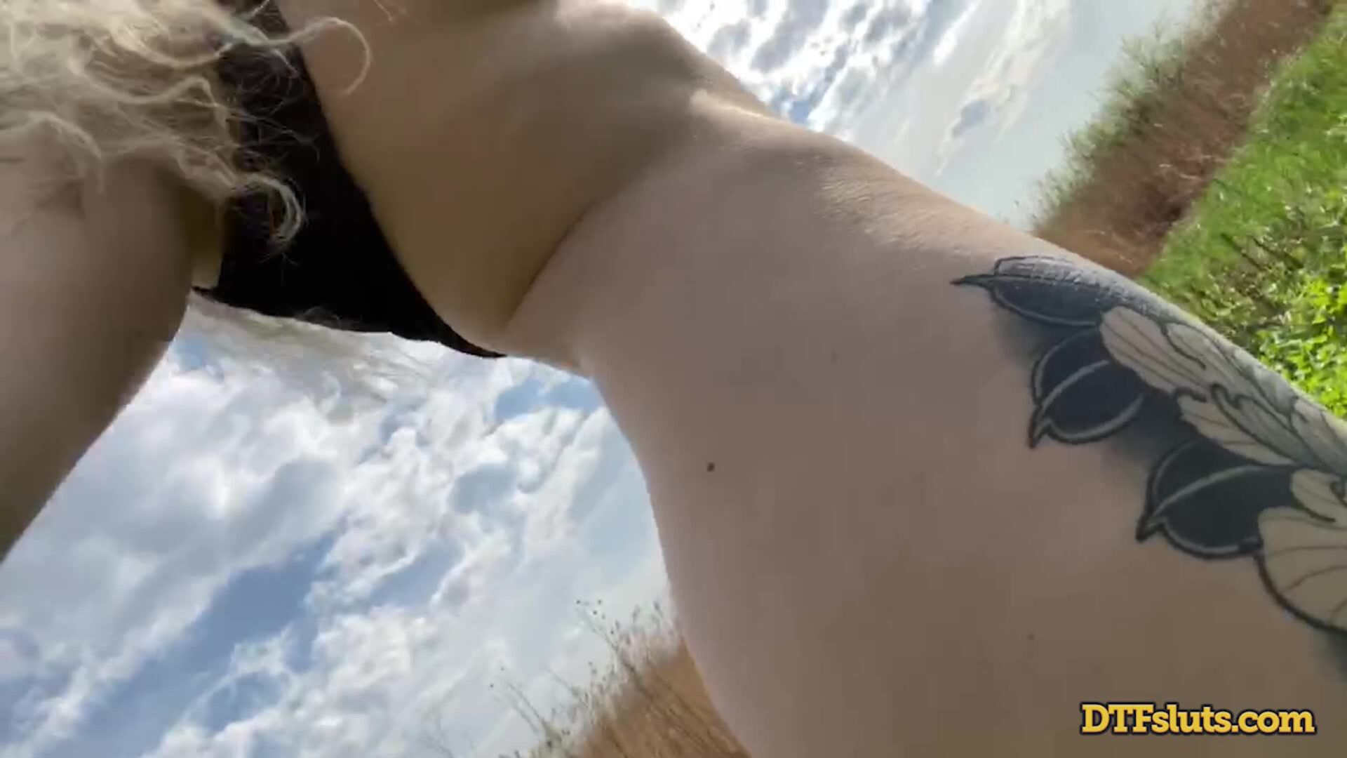 Bella Mur Loves to Fuck Outside