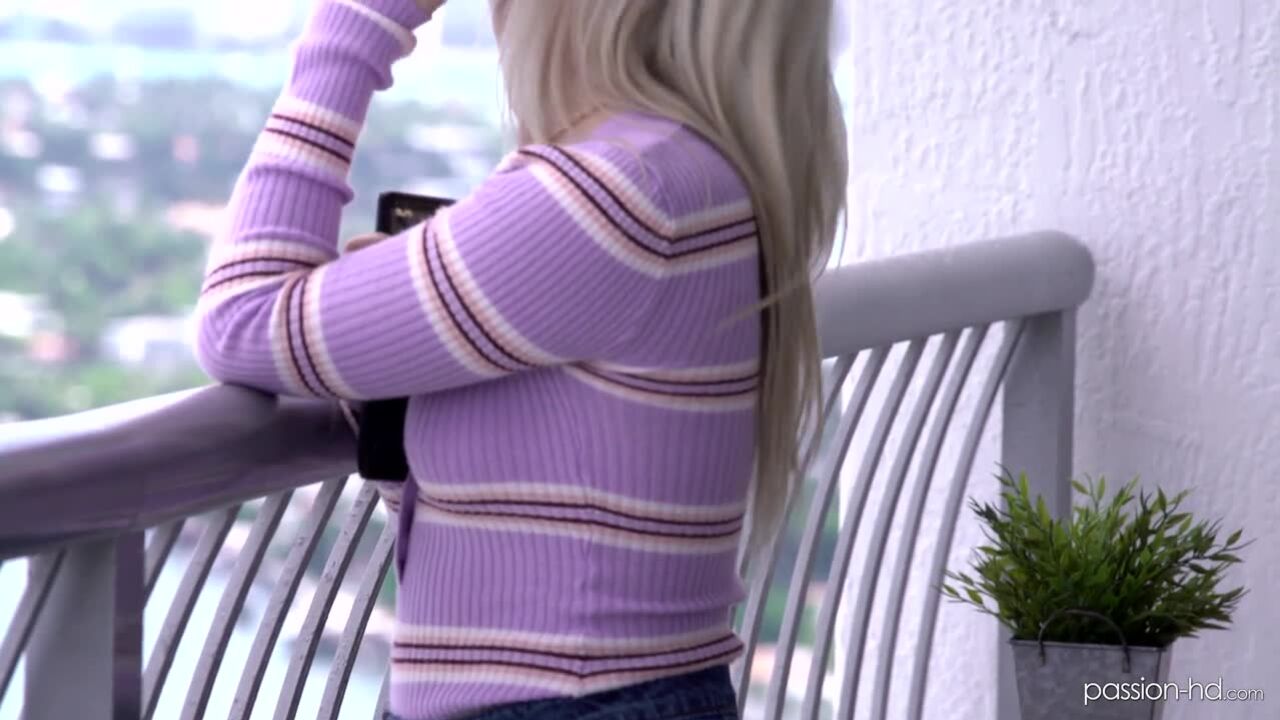 Aria Banks: Warming Up