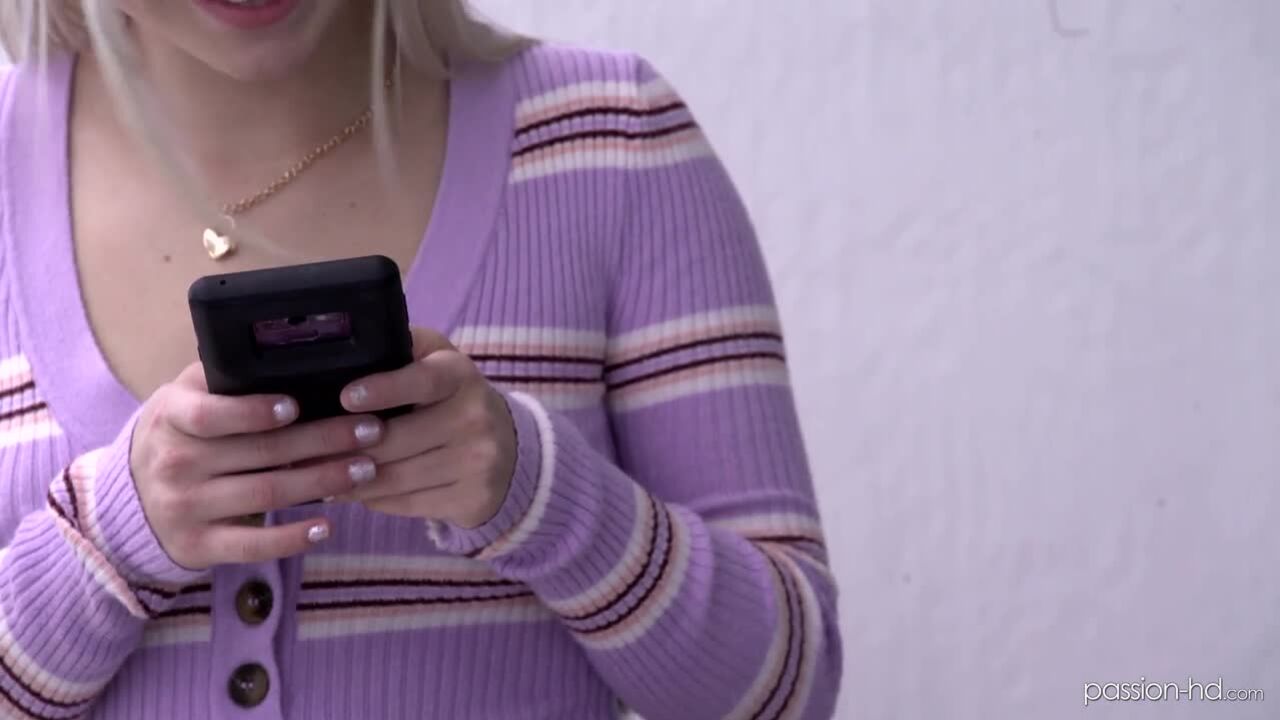 Aria Banks: Warming Up
