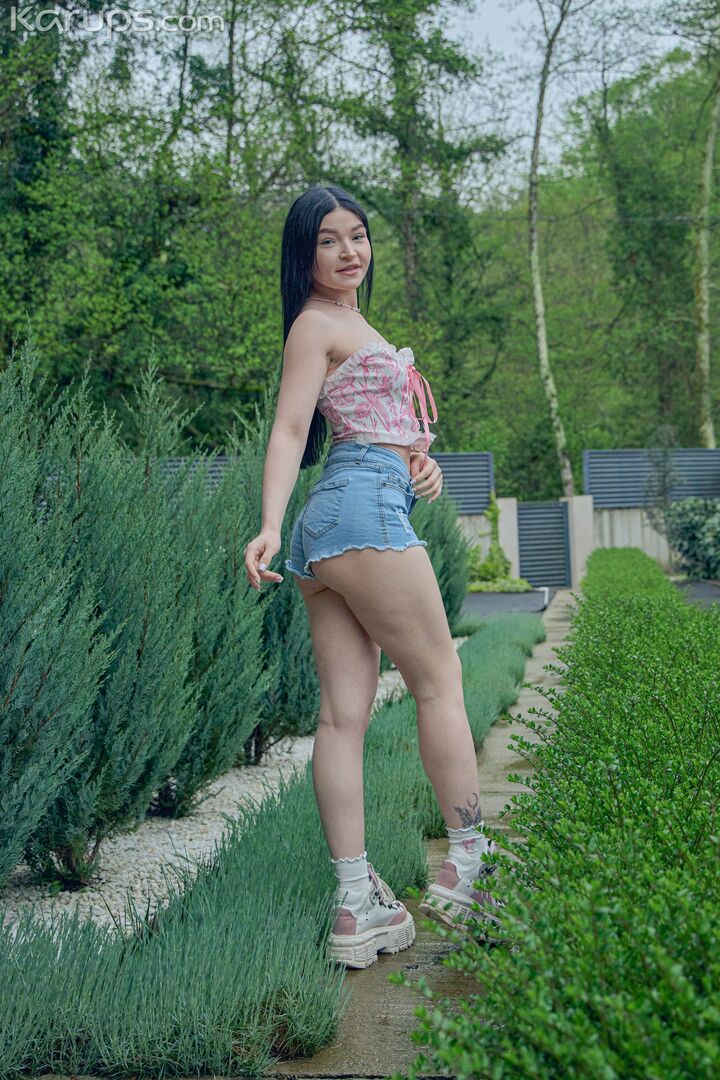 Sweet & Petite
