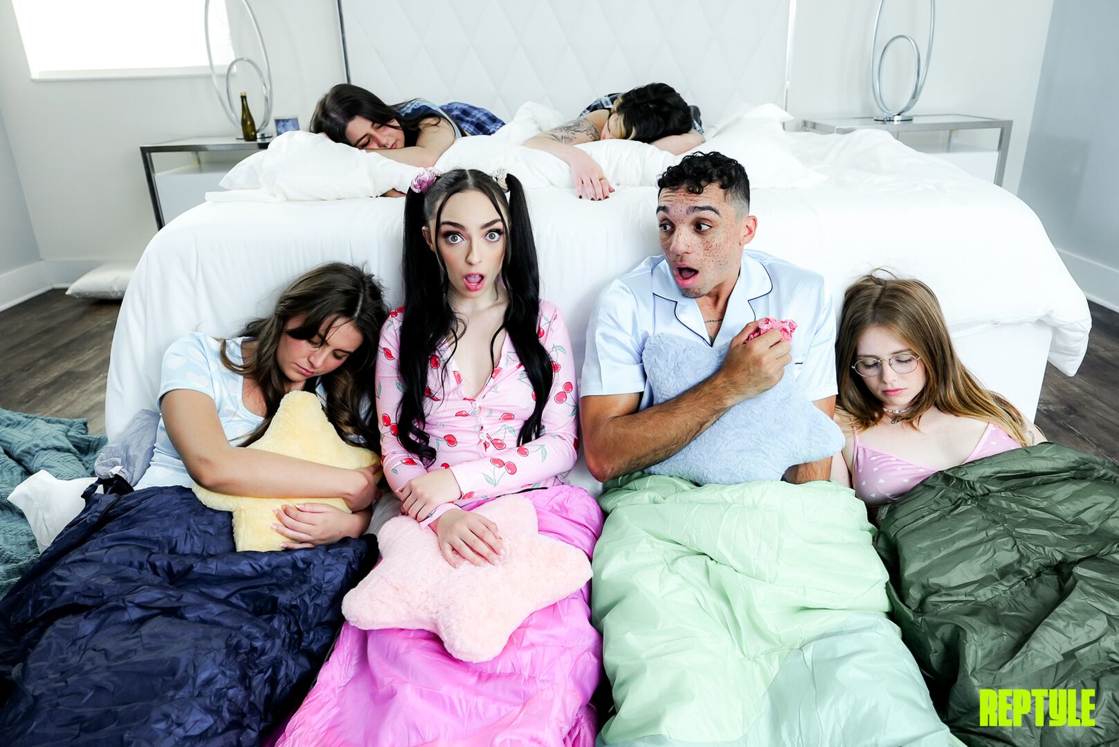 “You Aren’t Gay?!” Tricking Three Girls at the Sleepover (New Experiment)