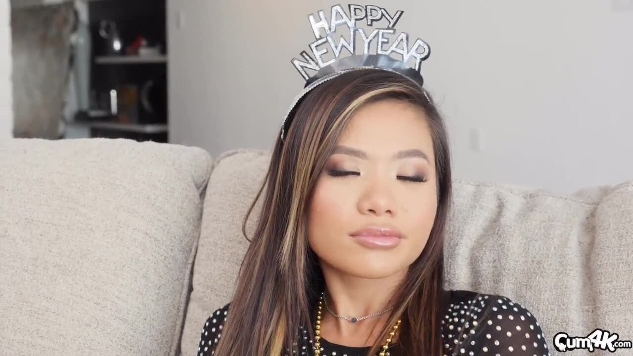 Vina Sky: New Years Creampies