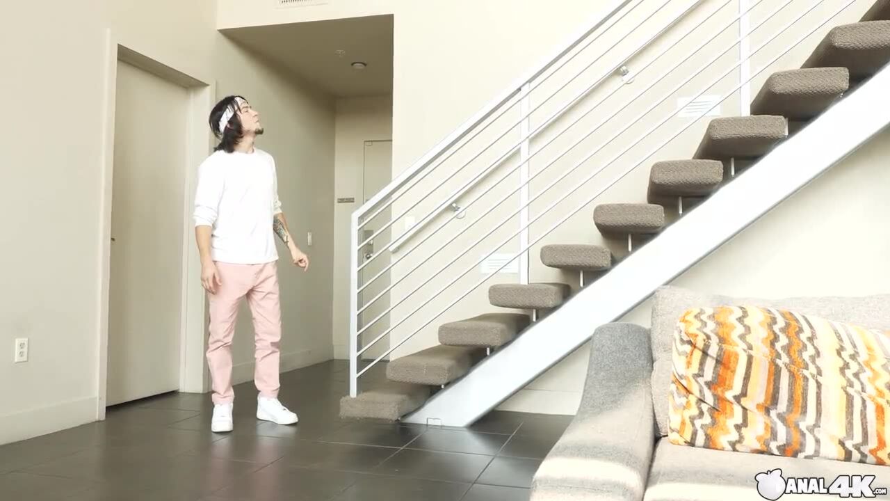 Luna Mills Walks In On Her Stepbro And They Fuck