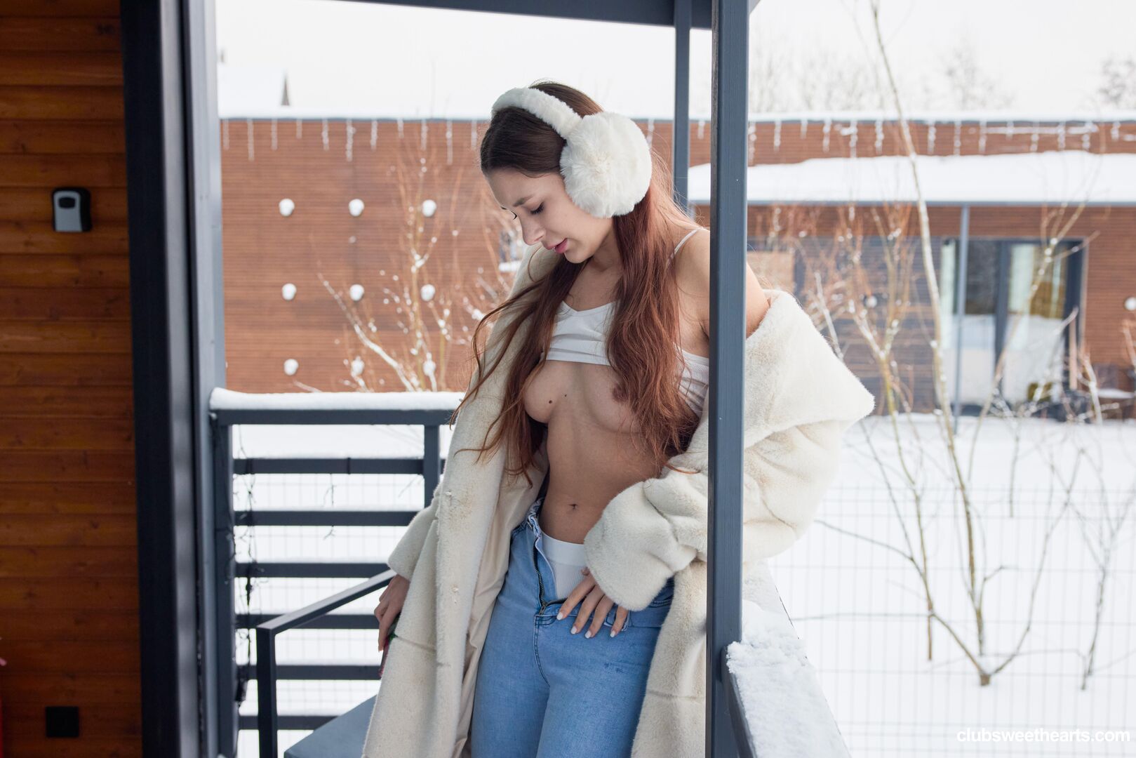 Anastaysha melts her frozen nipples