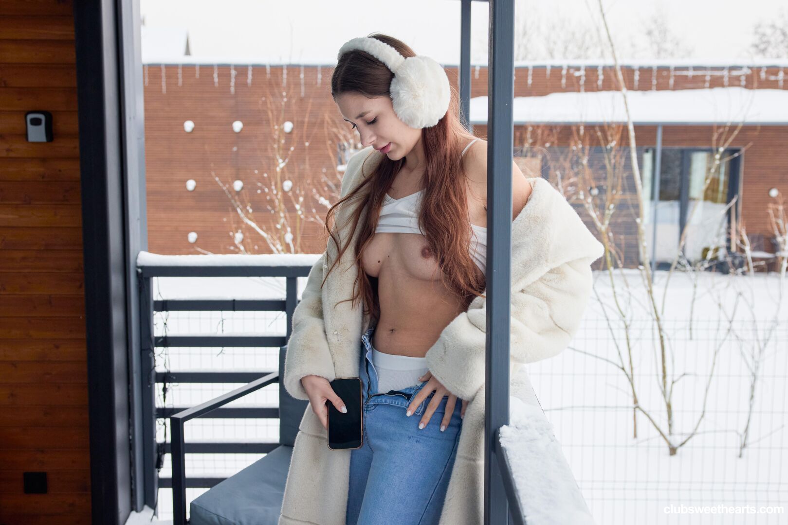 Anastaysha melts her frozen nipples