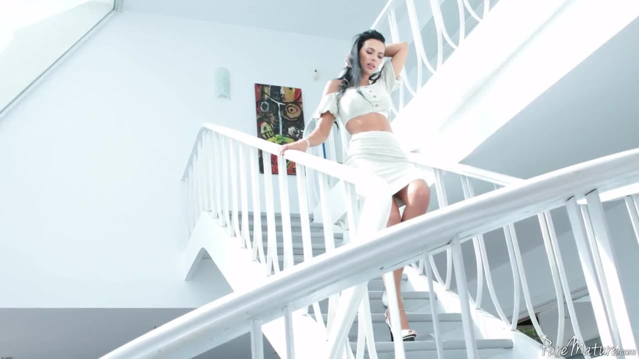 Shalina Devine: Waiting For Anal