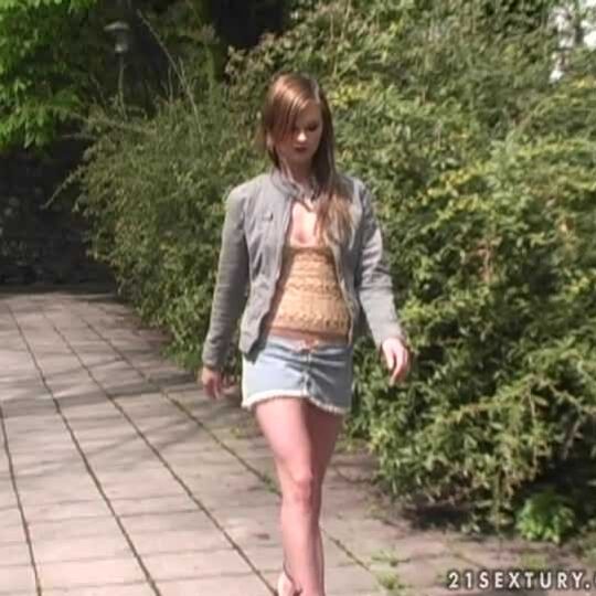 Anal addict Tarra