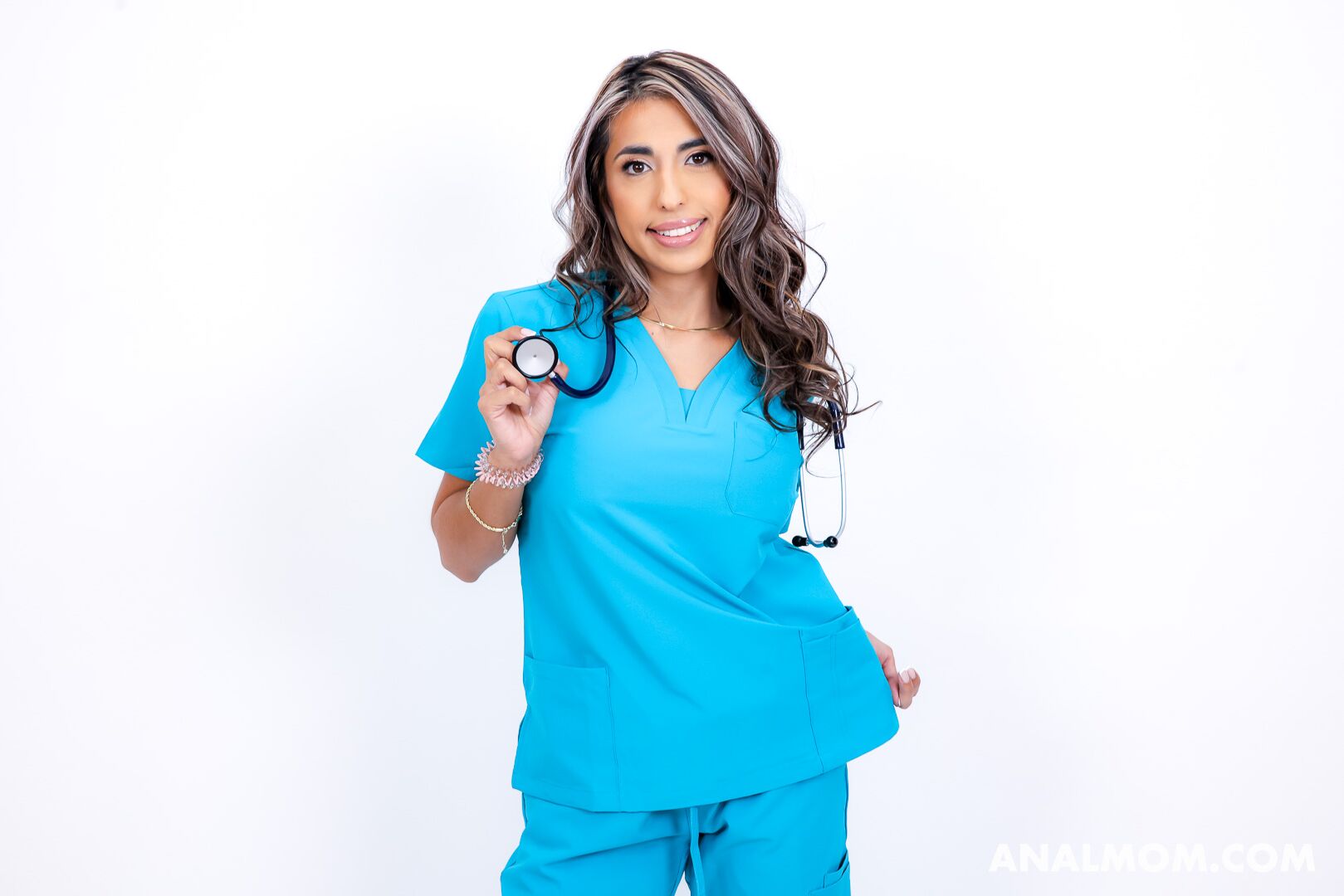 Anal Anatomy Lesson With Luna, Latina M.D. (Luna Colombiana Debut)