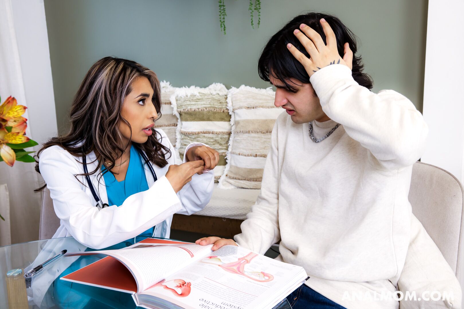 Anal Anatomy Lesson With Luna, Latina M.D. (Luna Colombiana Debut)