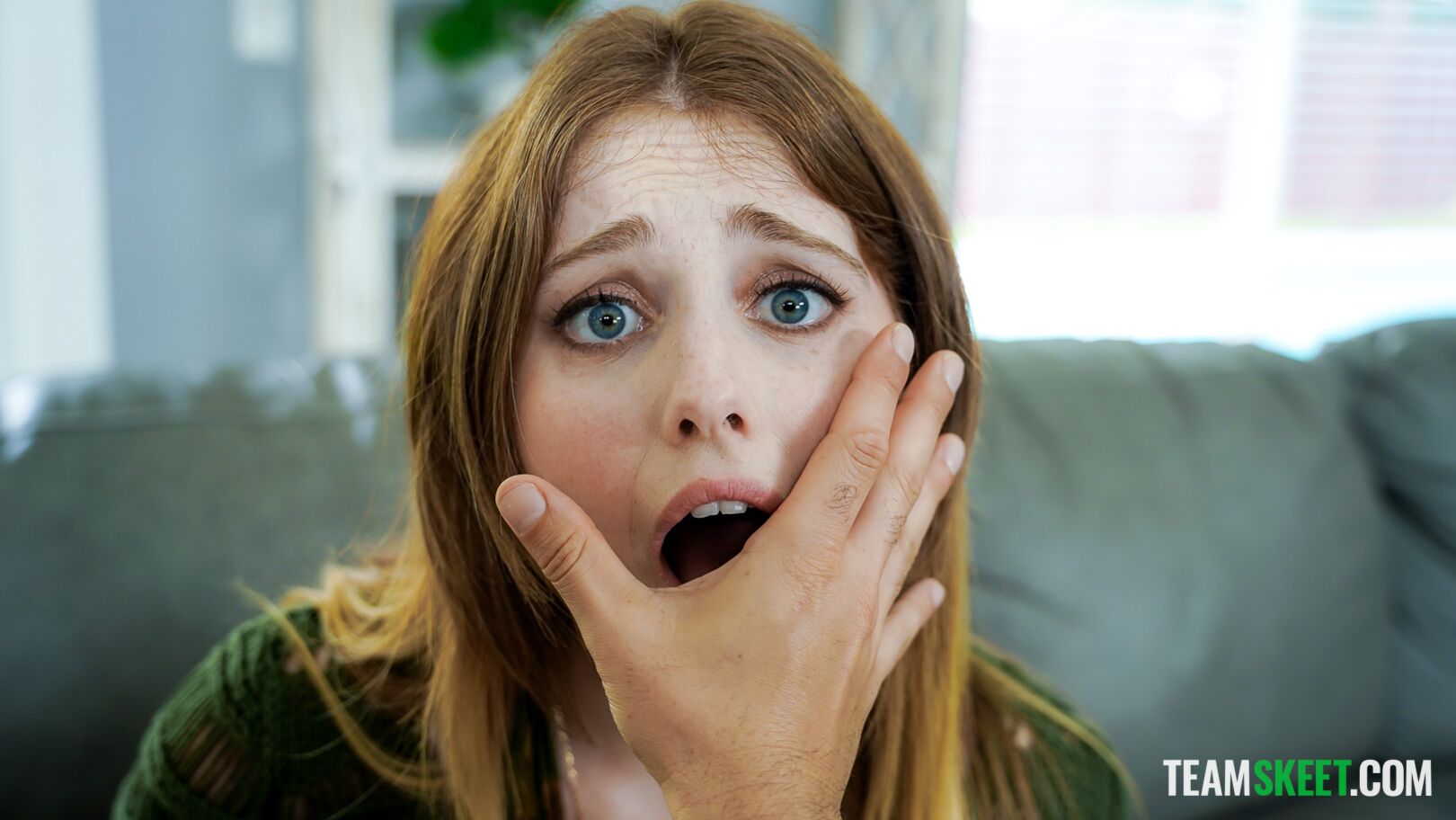 The Babysitter Has a Kink for Men With Strong Hands…