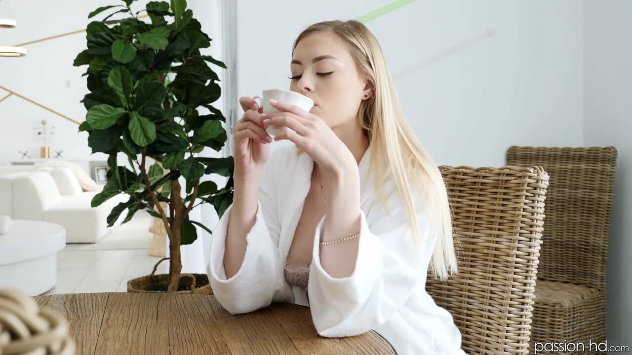 Amber Moore: Morning Stretch