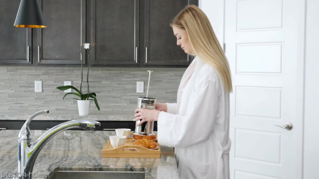 Amber Moore: Morning Stretch