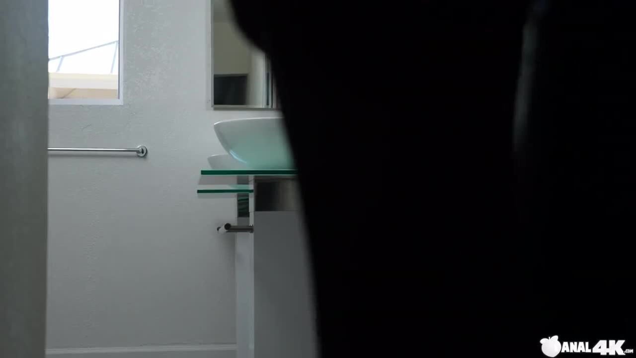 Emma Hix: Pied Ass