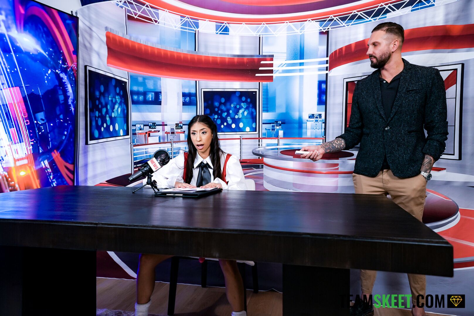 Sona Bella Moans the Morning News: Bratty Schoolgirl’s Orgasmic Punishment!