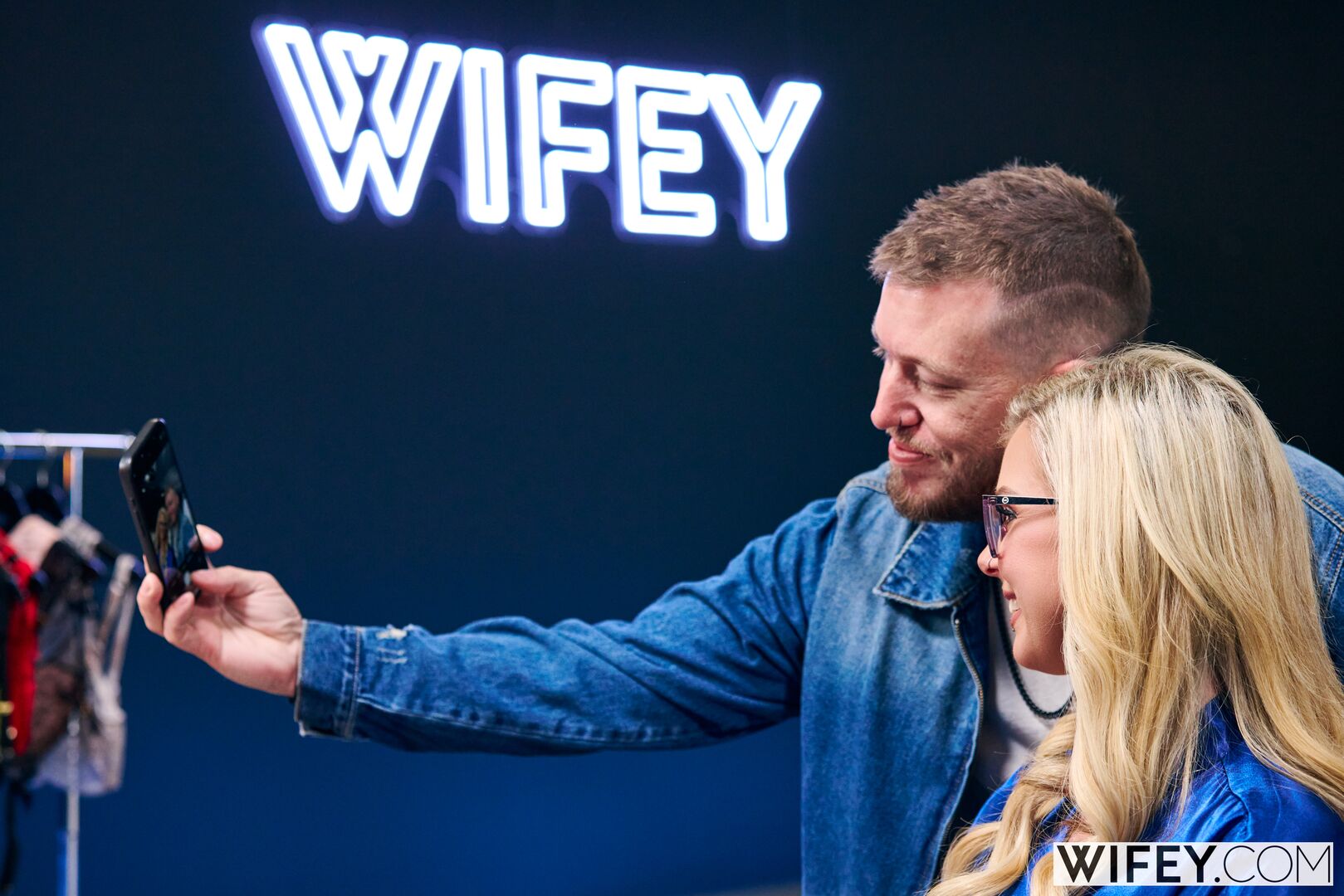 Ashley And Kyle: BBC-Loving Blonde Hotwife Ashley Gets Fucked Hard
