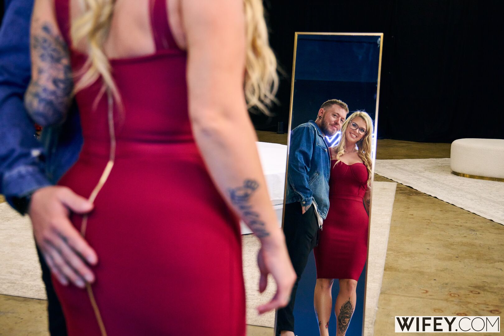 Ashley And Kyle: BBC-Loving Blonde Hotwife Ashley Gets Fucked Hard