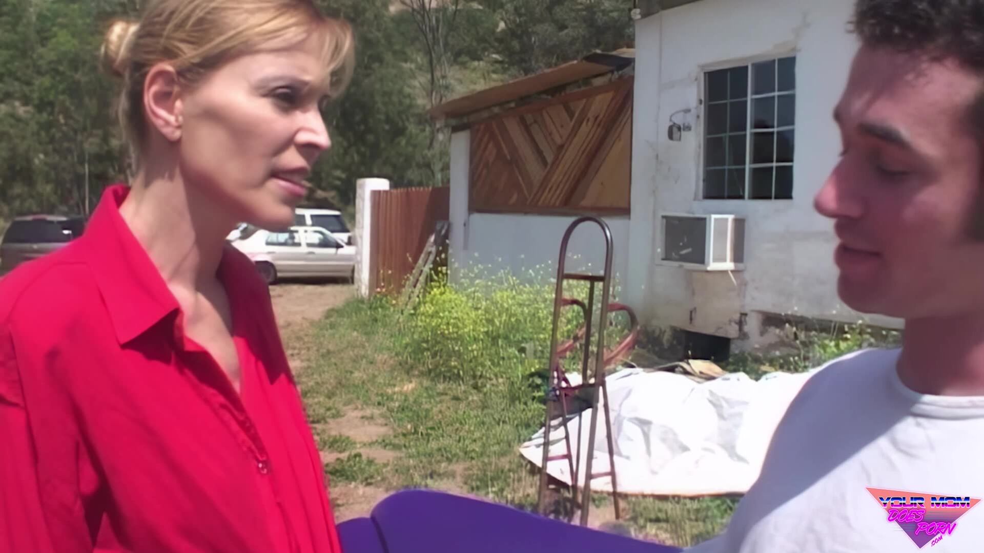 Horny MILF Gets Off In The Backyard