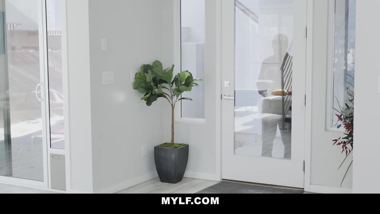 MYLF: Mom Drips Skylar Snow