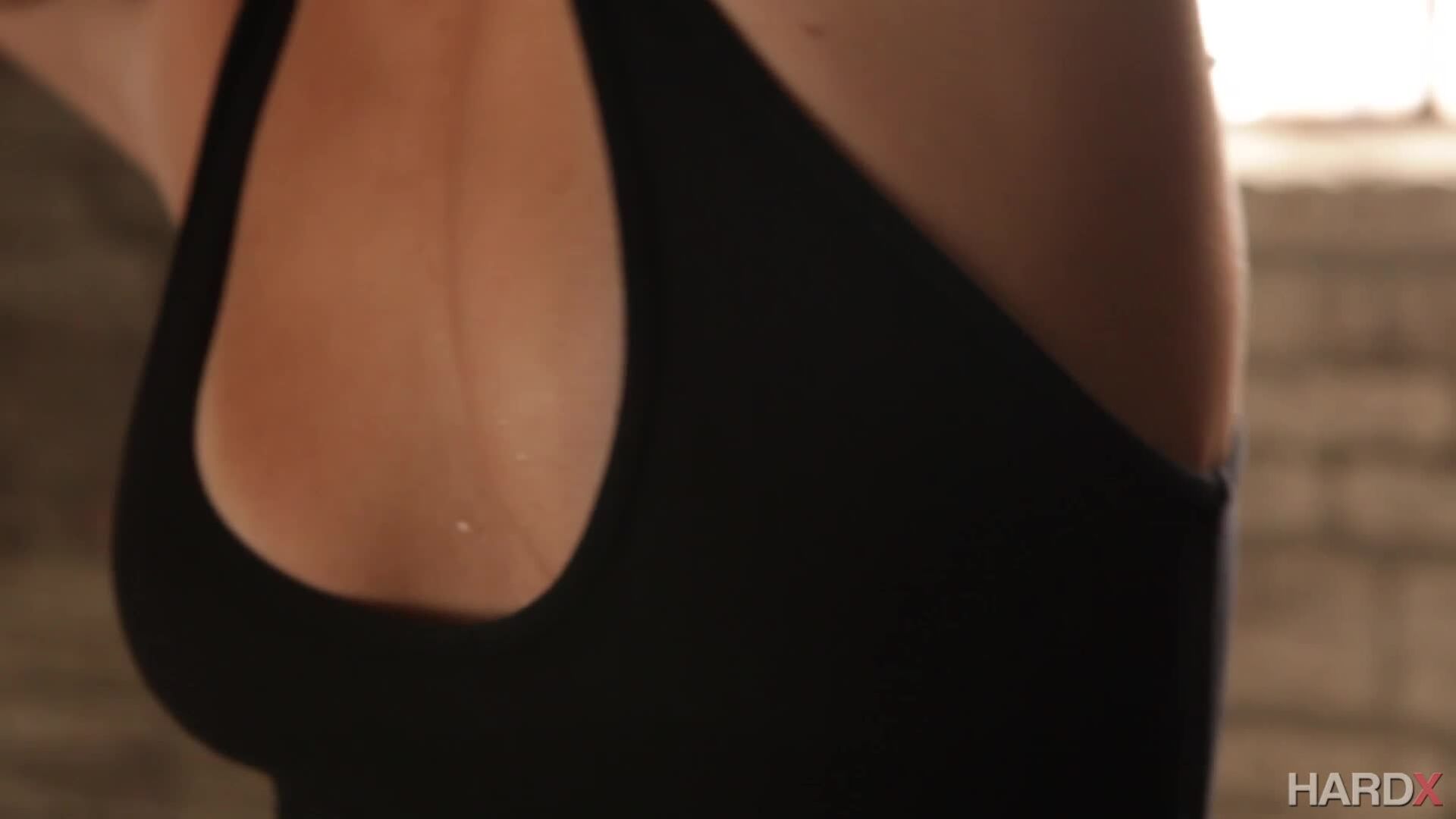 Lily Love: Hot Body