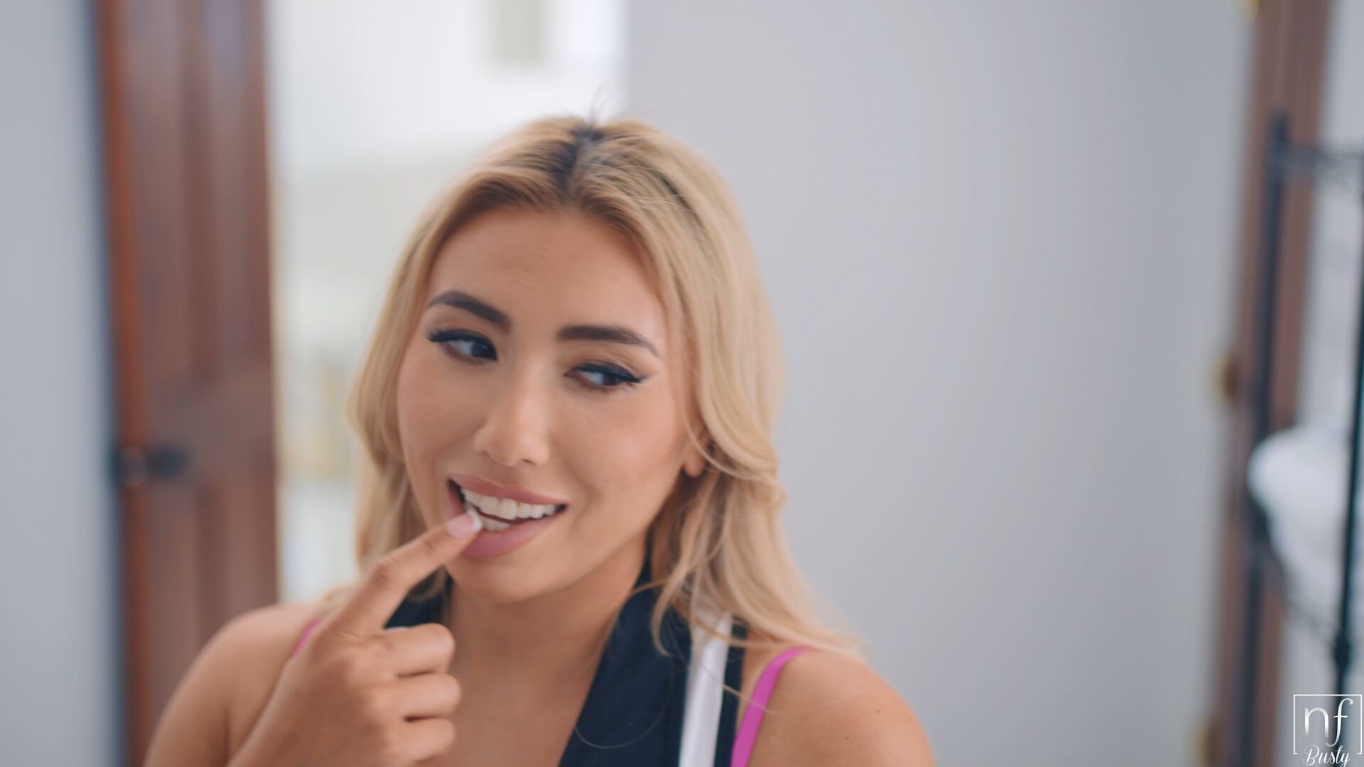 Blonde Beautiful And Busty - S23:E6