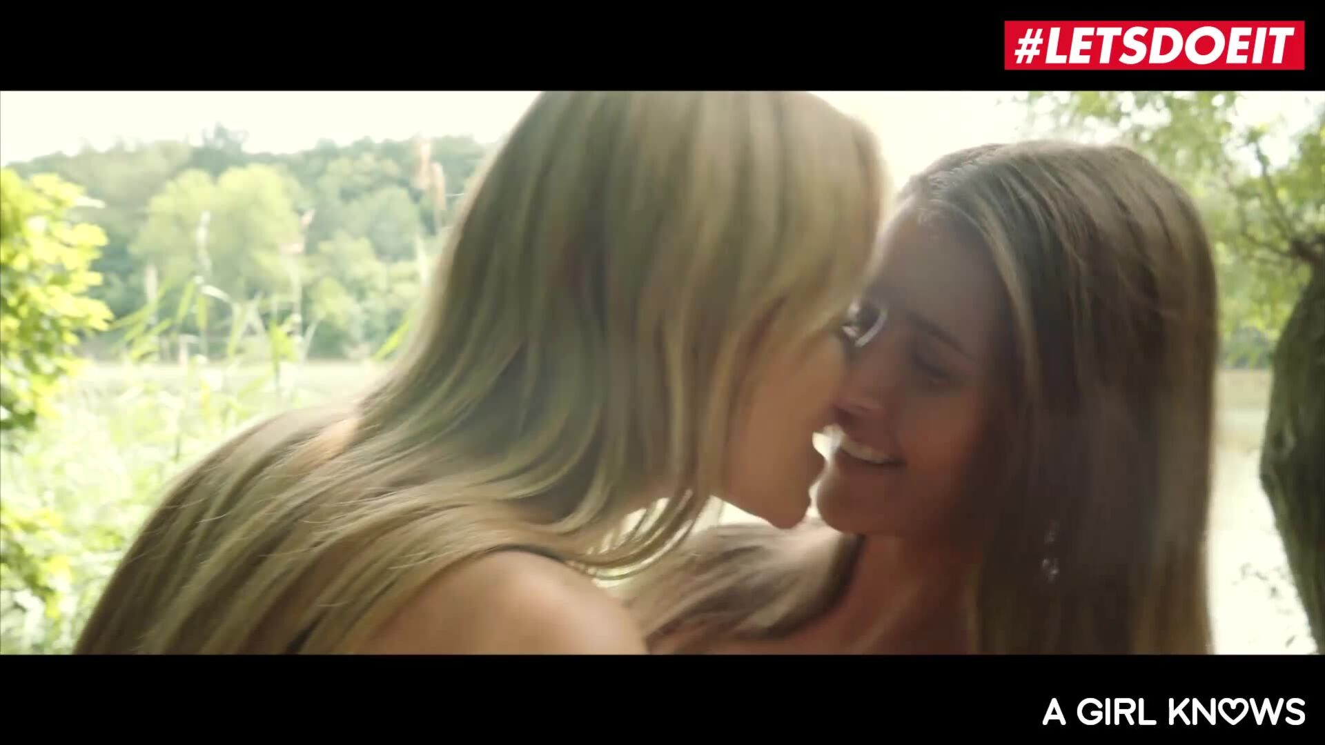 AGirlKnows: Outdoor Lesbians