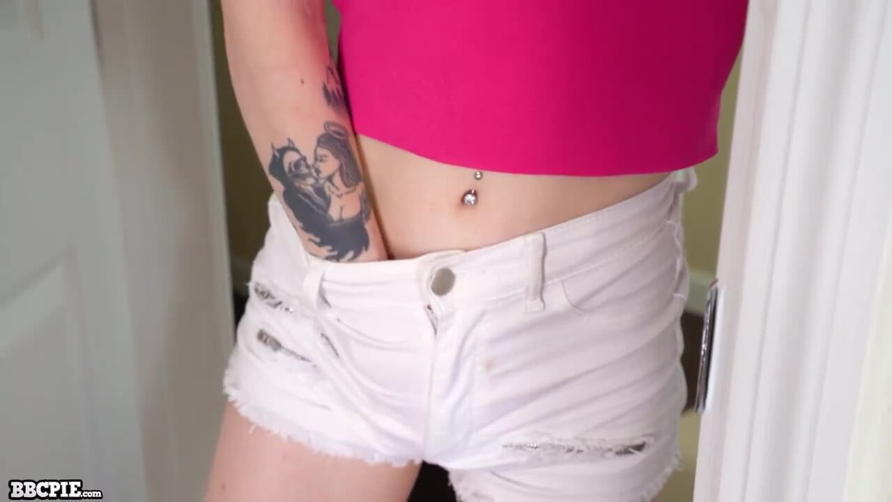 Madi Collins: Spying Stepsis