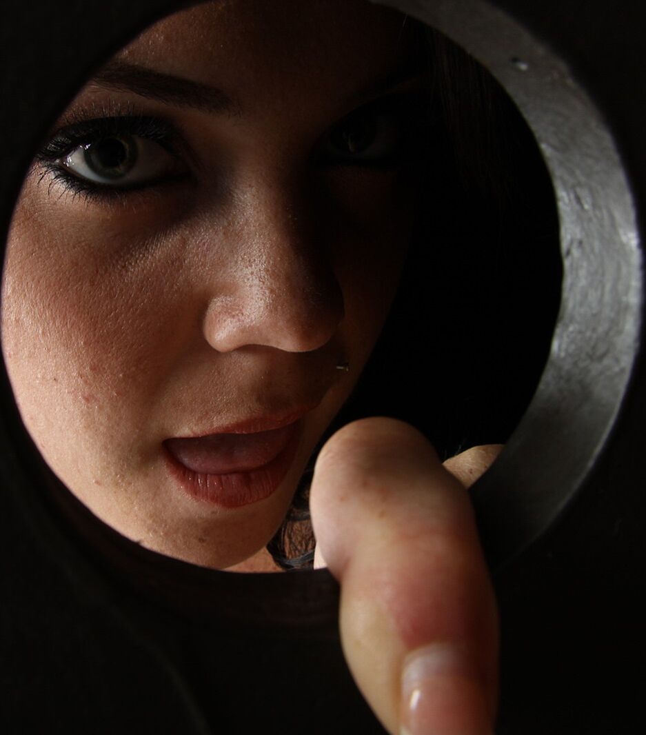 Joe Blow Gets Off In A Glory Hole By Alison Tyler