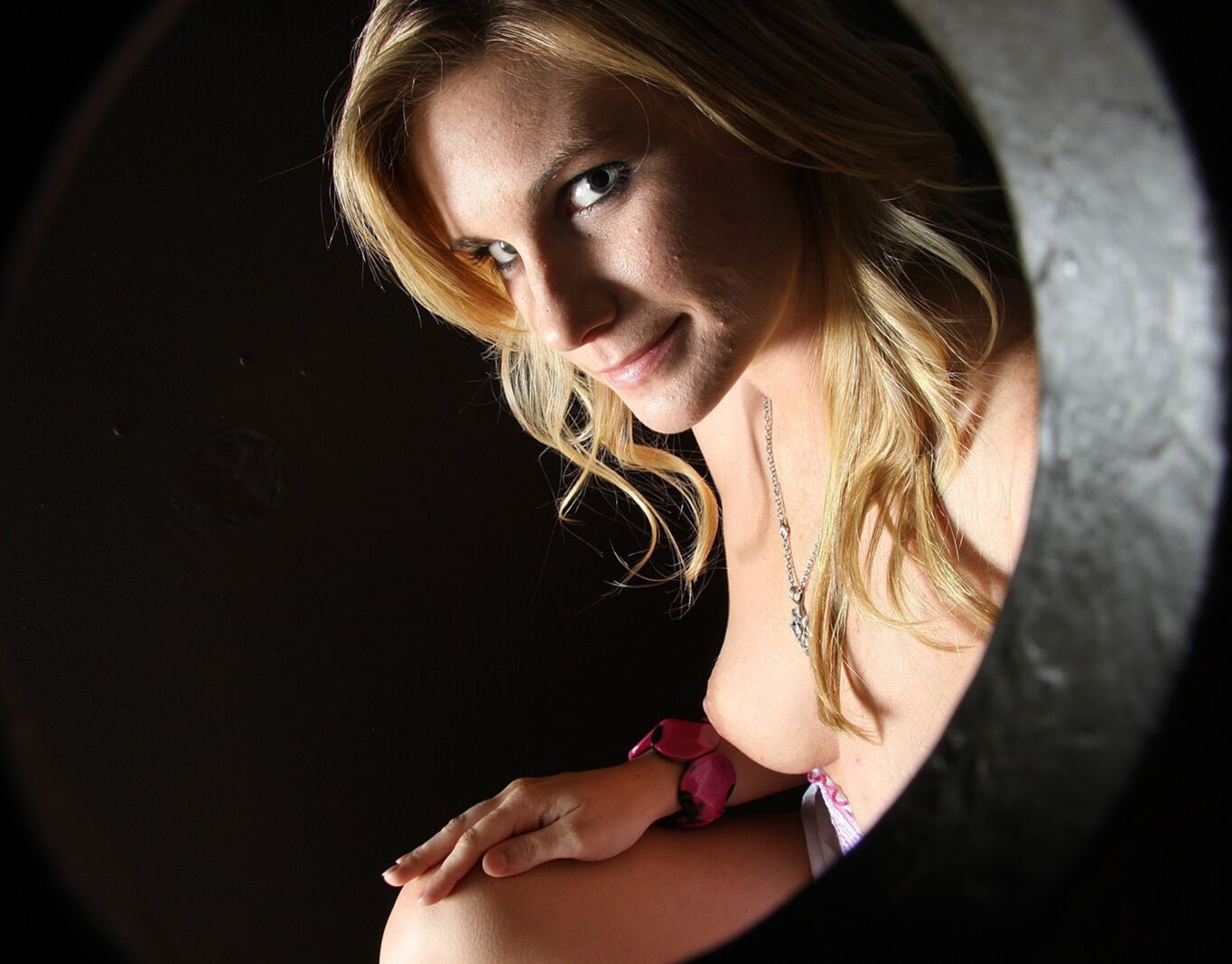 Hayden Night Masturbates As She Pleases A Straoger