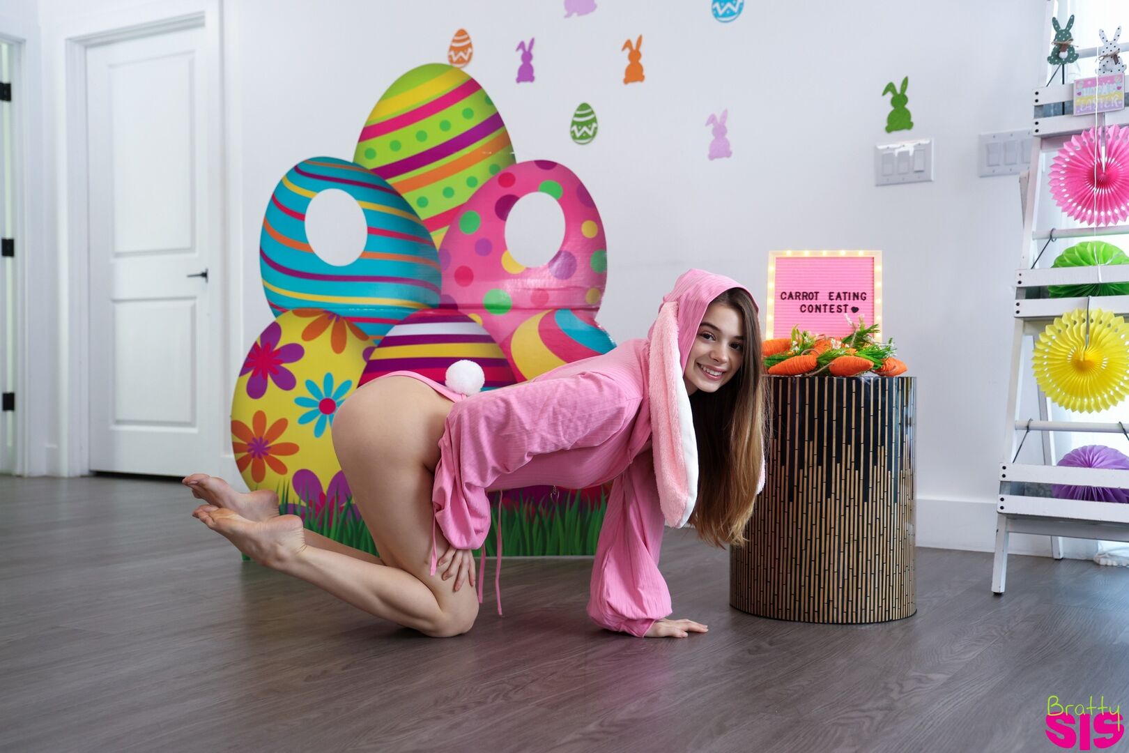 Stepsister Has A Carrot Eating Contest This Easter - S40:E7