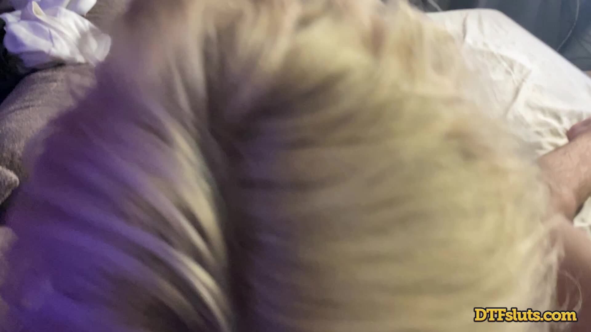 Bella Mur: Stretch My Cunt Out