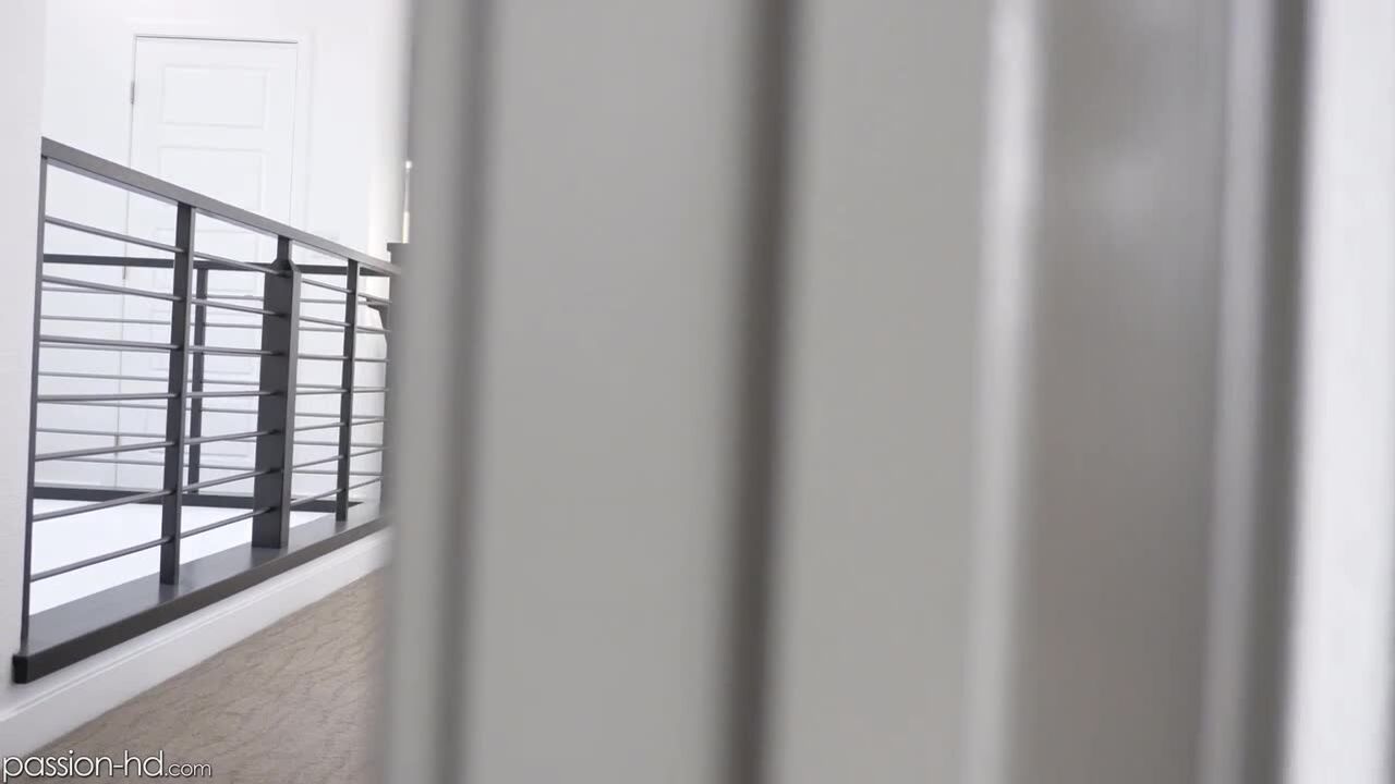 Mila Monet: Move Me