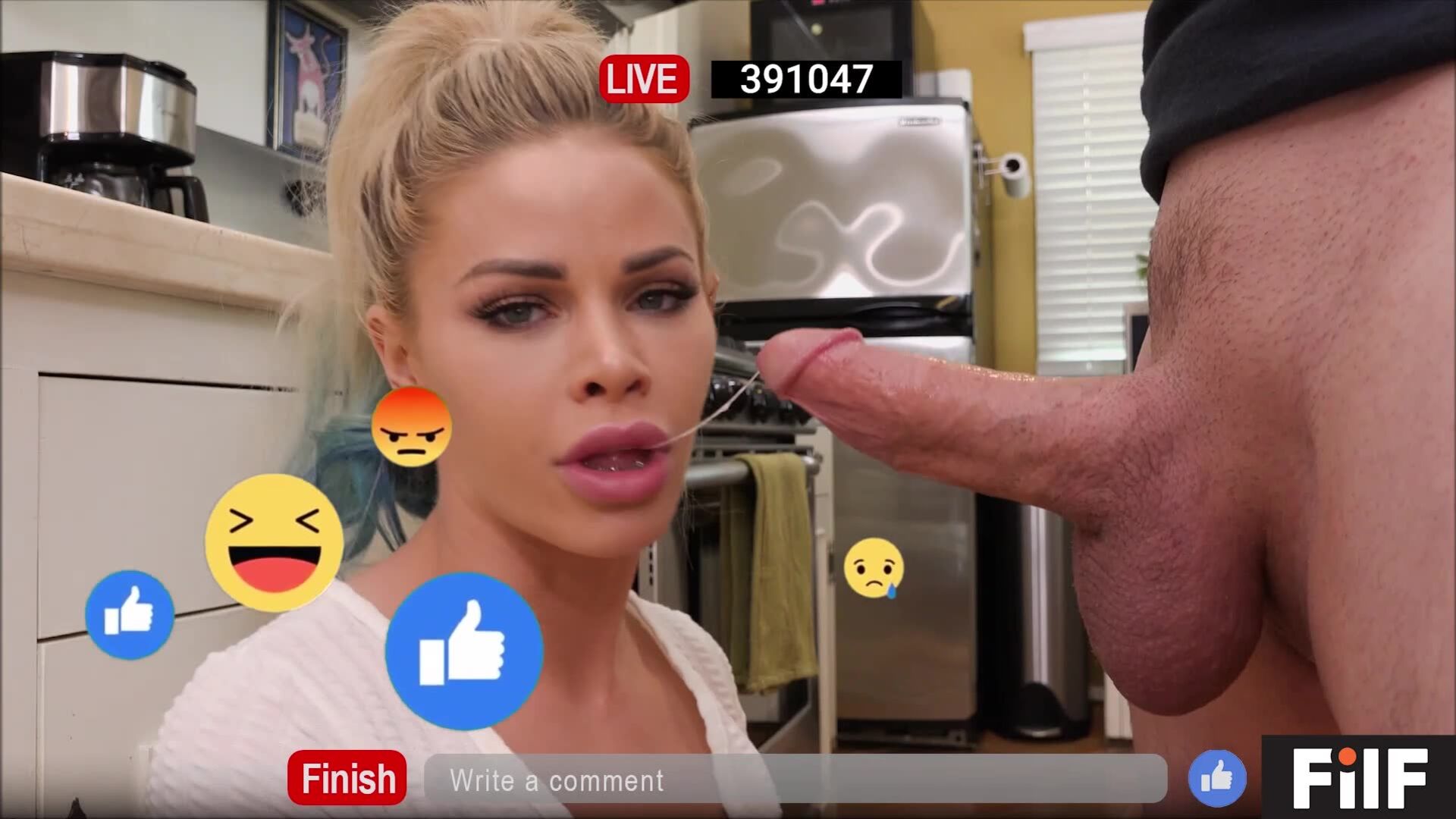 Stepsis Jessa Rhodes asks a favor but stepbro gets one in return