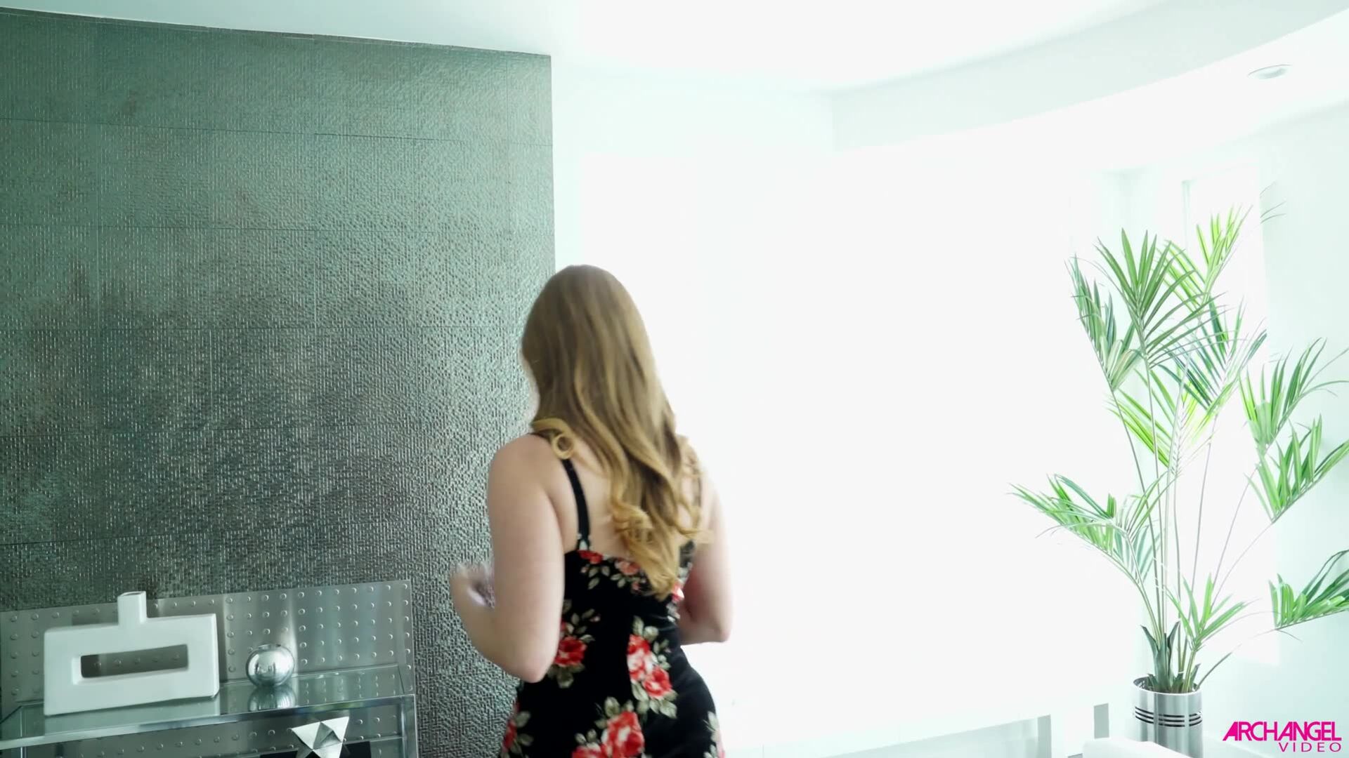 Skylar Snow: Busty Redhead