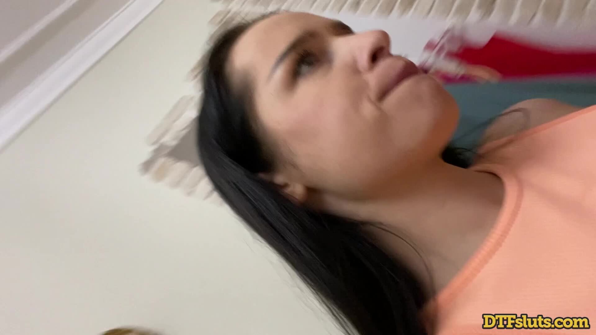 Juicy Leila: Selfie Sextape