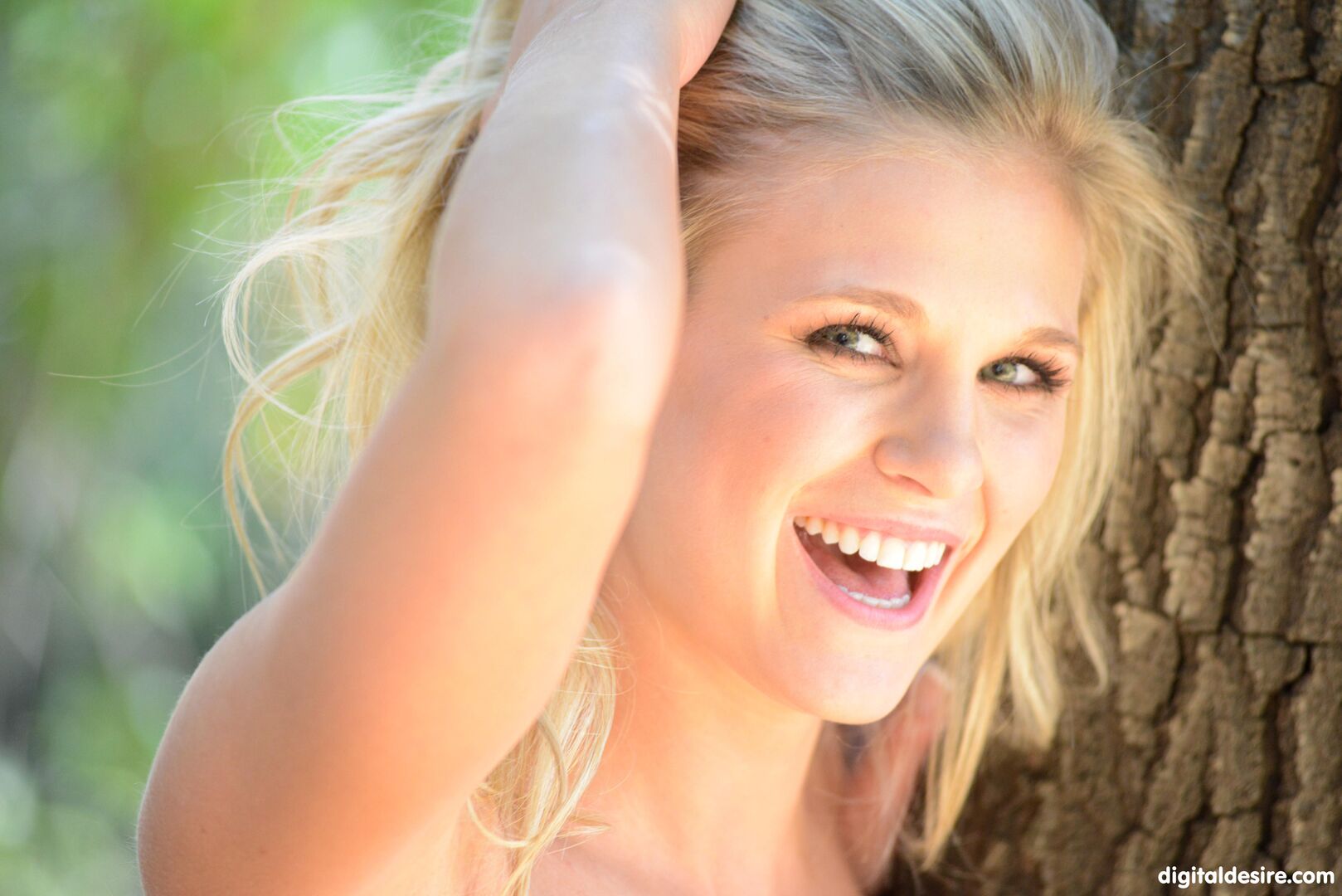 Angelic blonde scarlet red masturbating in the woods