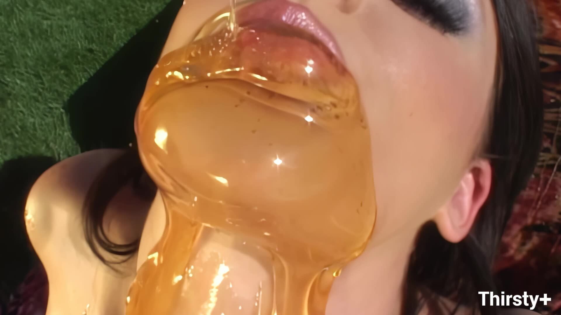 Sophie Dee: Super Soaker Squirter