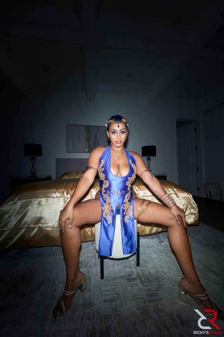 Goddesses Keep Court