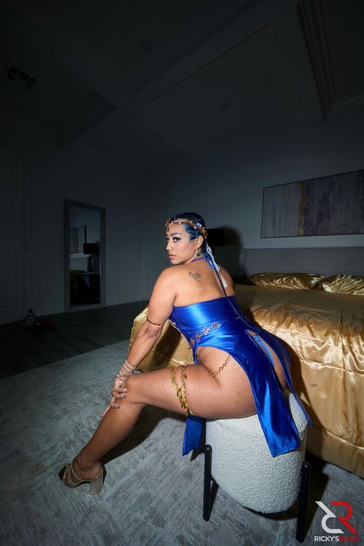 Goddesses Keep Court