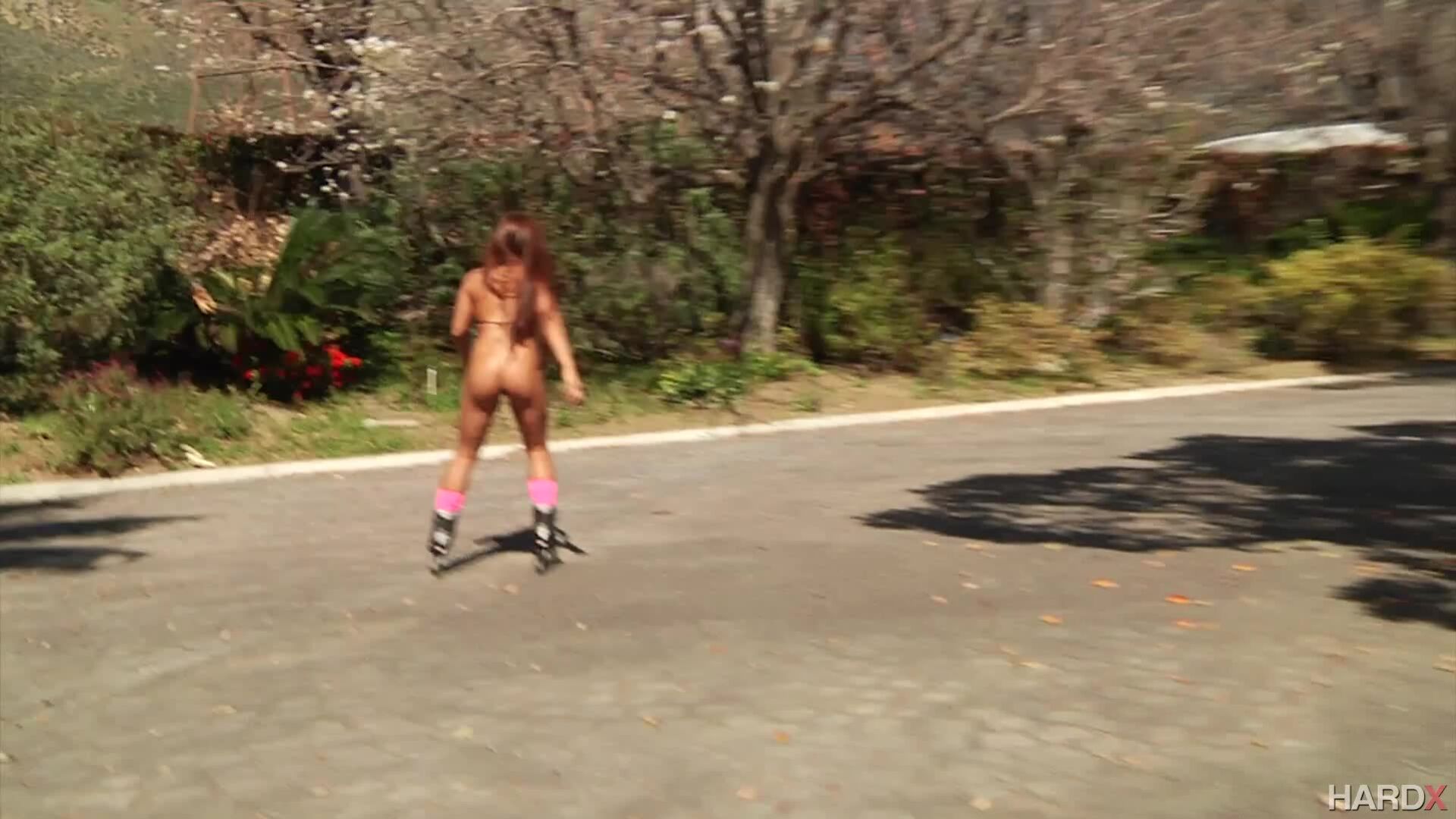 Morgan Lee: Anal Roller Girl