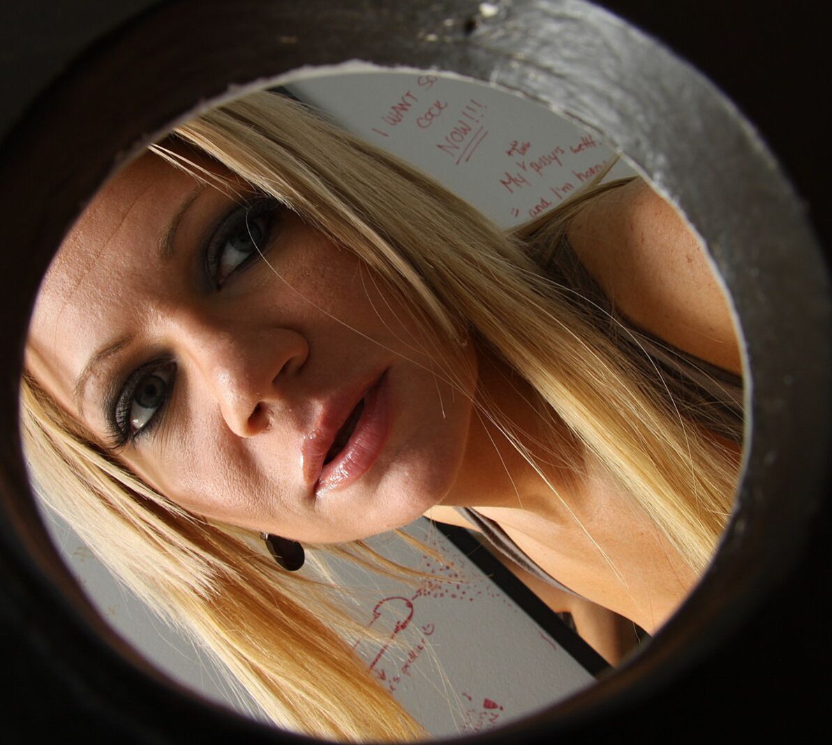 Christina Skye Sucks A Mysterious Dick In A Glory Hole