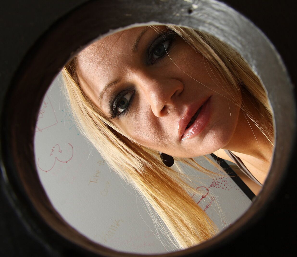 Christina Skye Sucks A Mysterious Dick In A Glory Hole