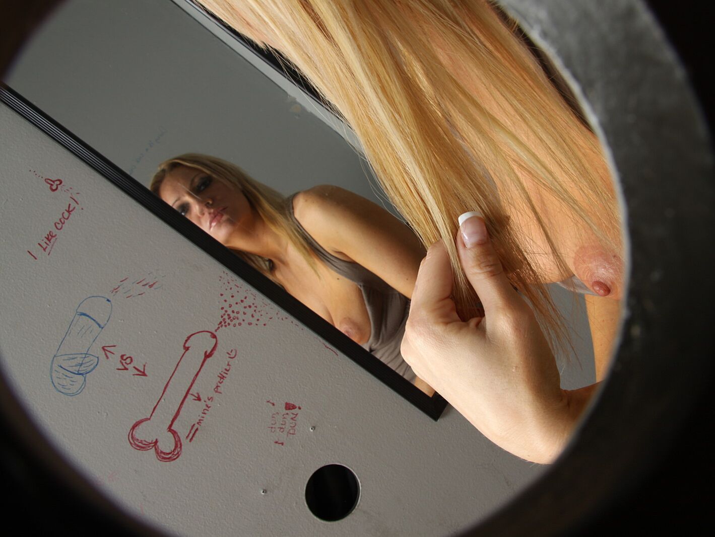 Christina Skye Sucks A Mysterious Dick In A Glory Hole