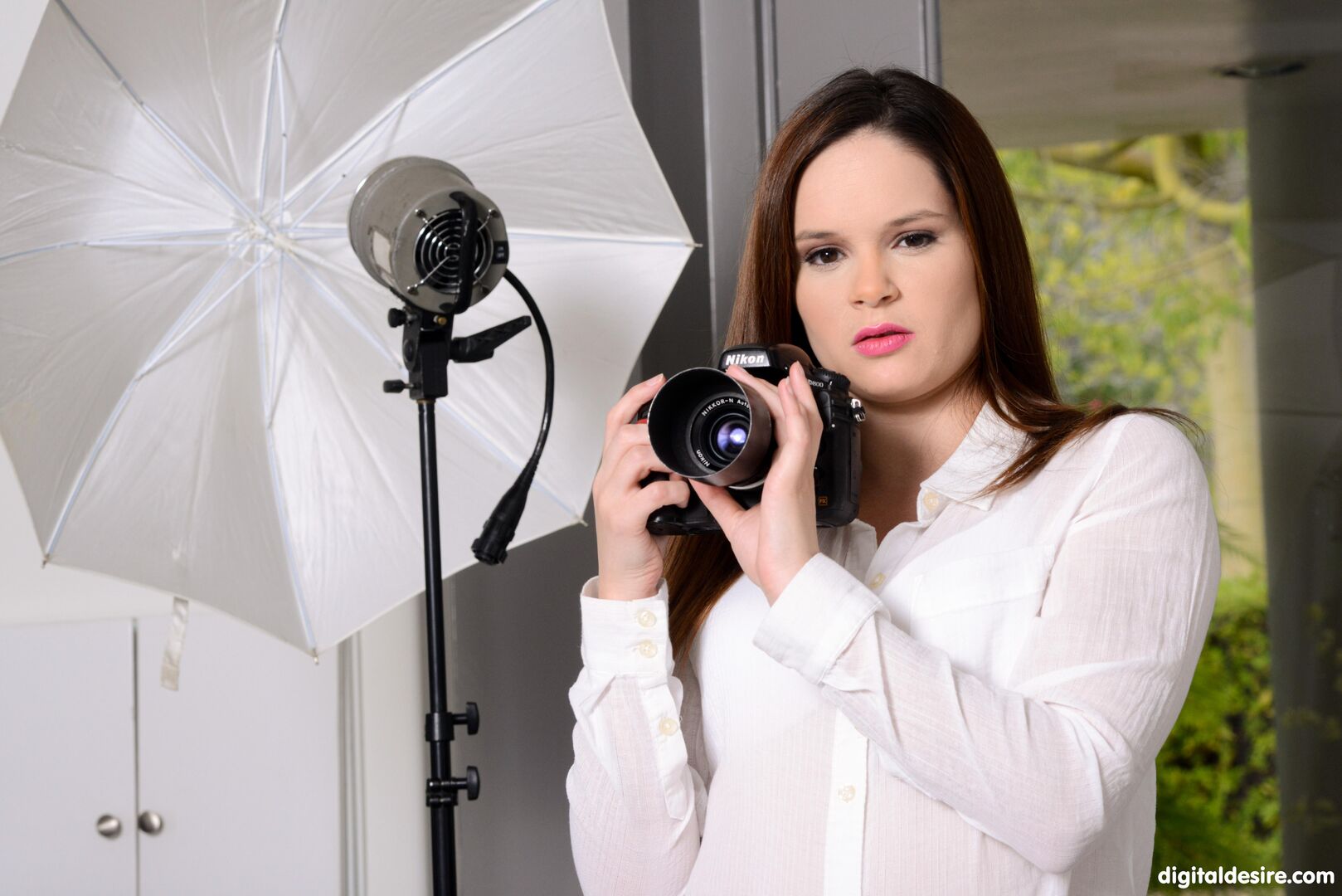 Jenna j ross loses control during the photoshoot