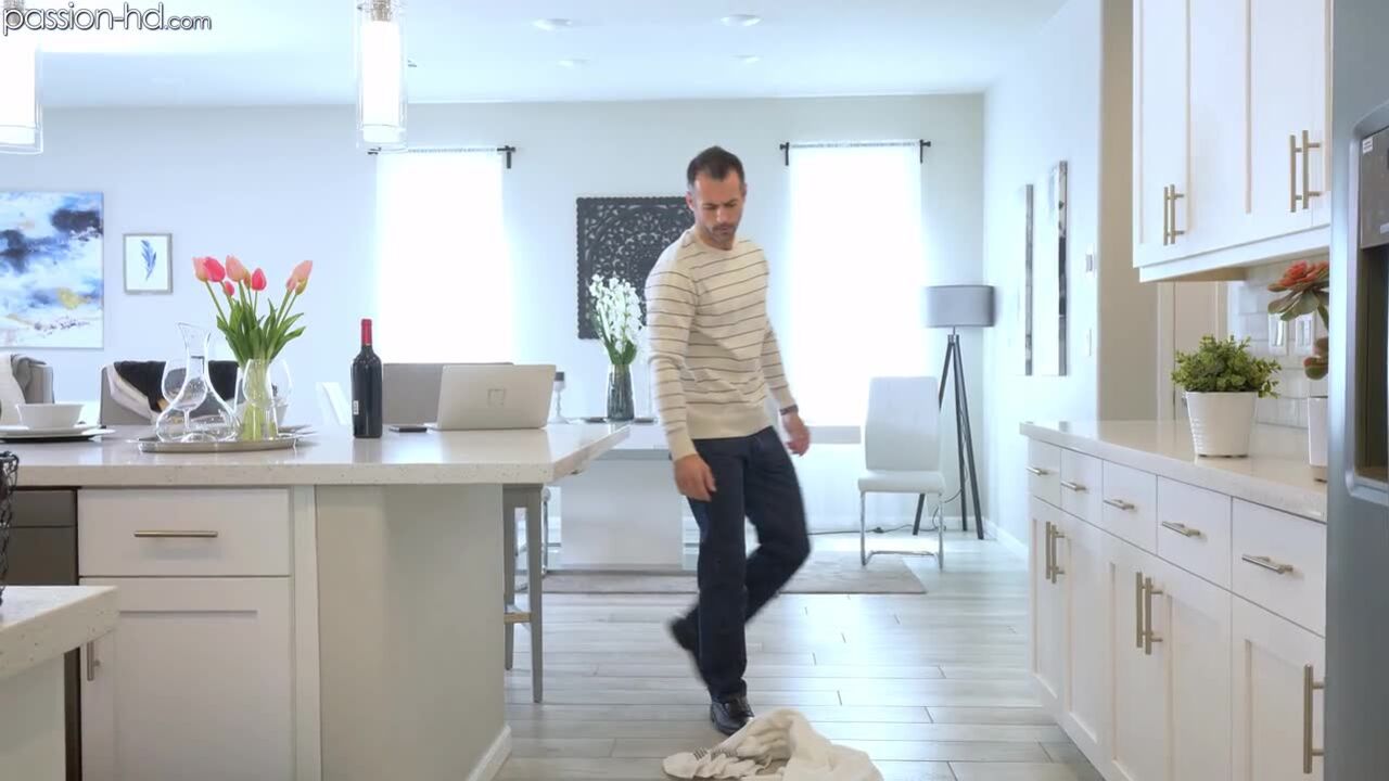 Selina Bentz: Clean To Fuck