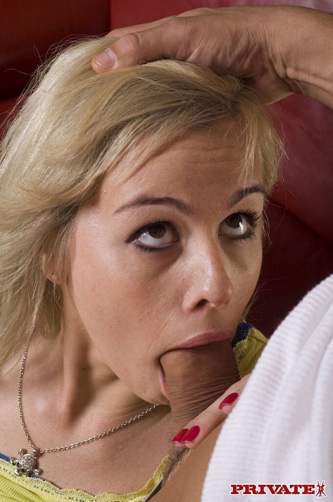 Tara Lynn Foxx Deepthroats an Interracial Pipe in a 3 Way with a DP