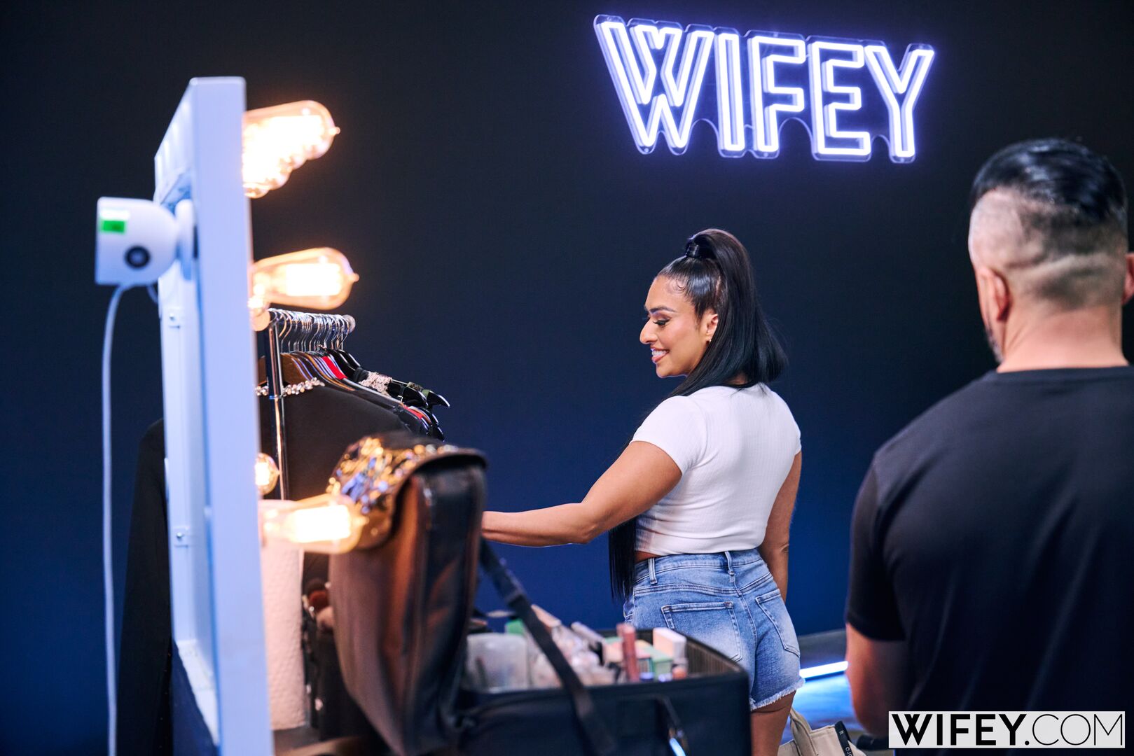 Sandra And Ivan: Wife Treats Her Man To A Front-Row Show
