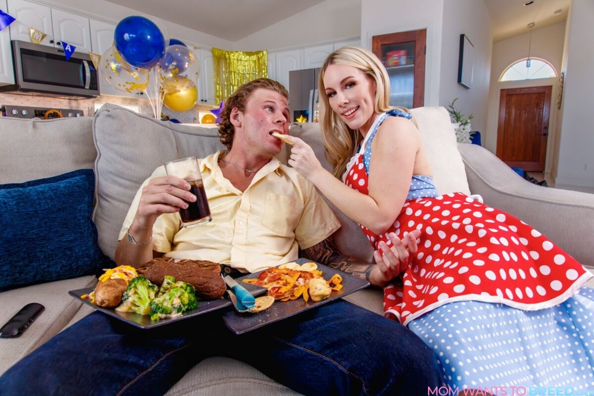 Stepmom And I Celebrate Manuary - S9:E5