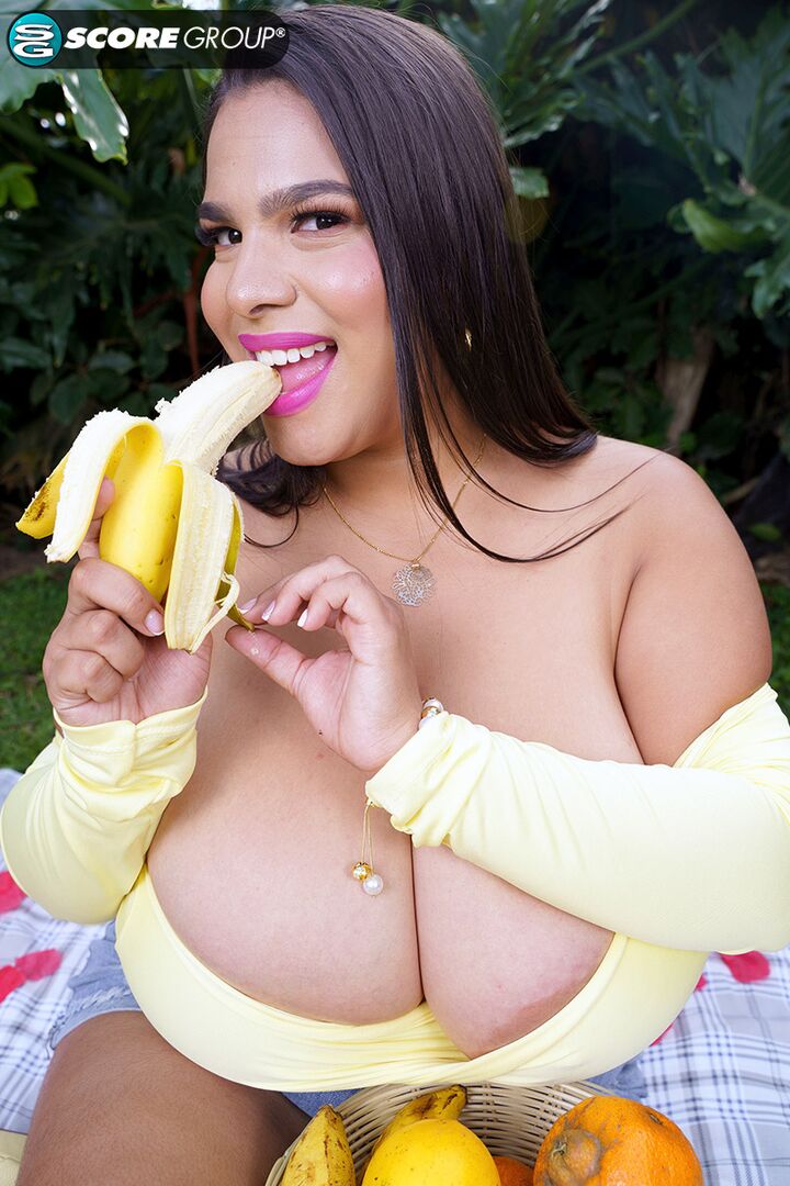 Picnic with Nathalia Correa