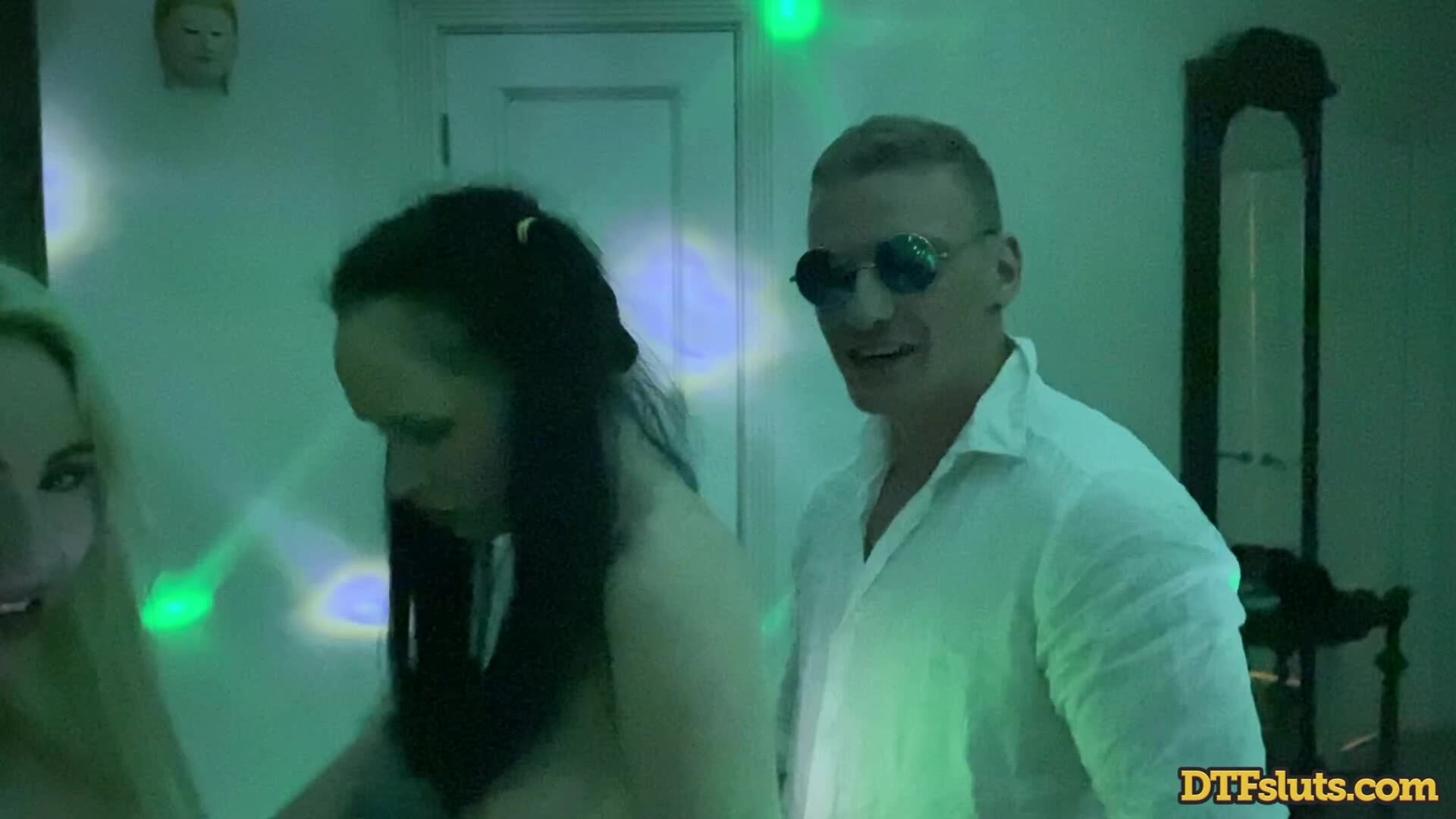 Juicy Leila and Bella Mur Are Group Sex Party Sluts